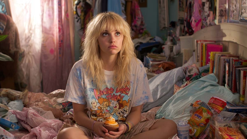 smiley-face-schauspielerin-bett-muffin-high-kiffer-kiffen-film-lustig-witzig-tipp-stream-apple-netflix-kinofilm-usa